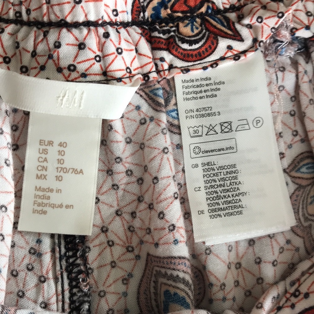 H&M viscose printed lightweight shorts - Picture 5 of 7